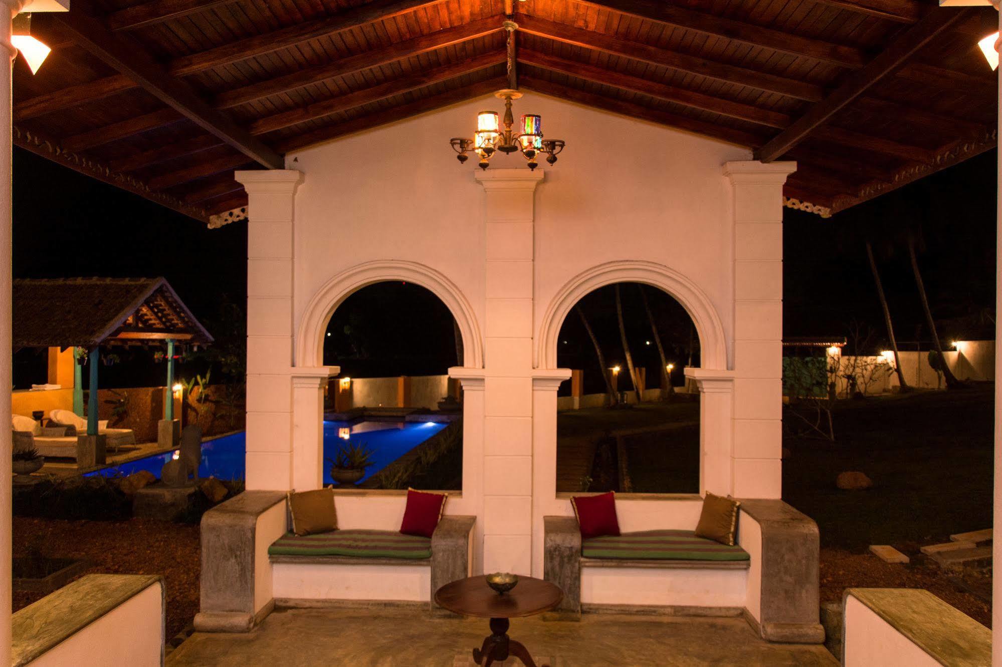 Villa Kubura Hikkaduwa Extérieur photo